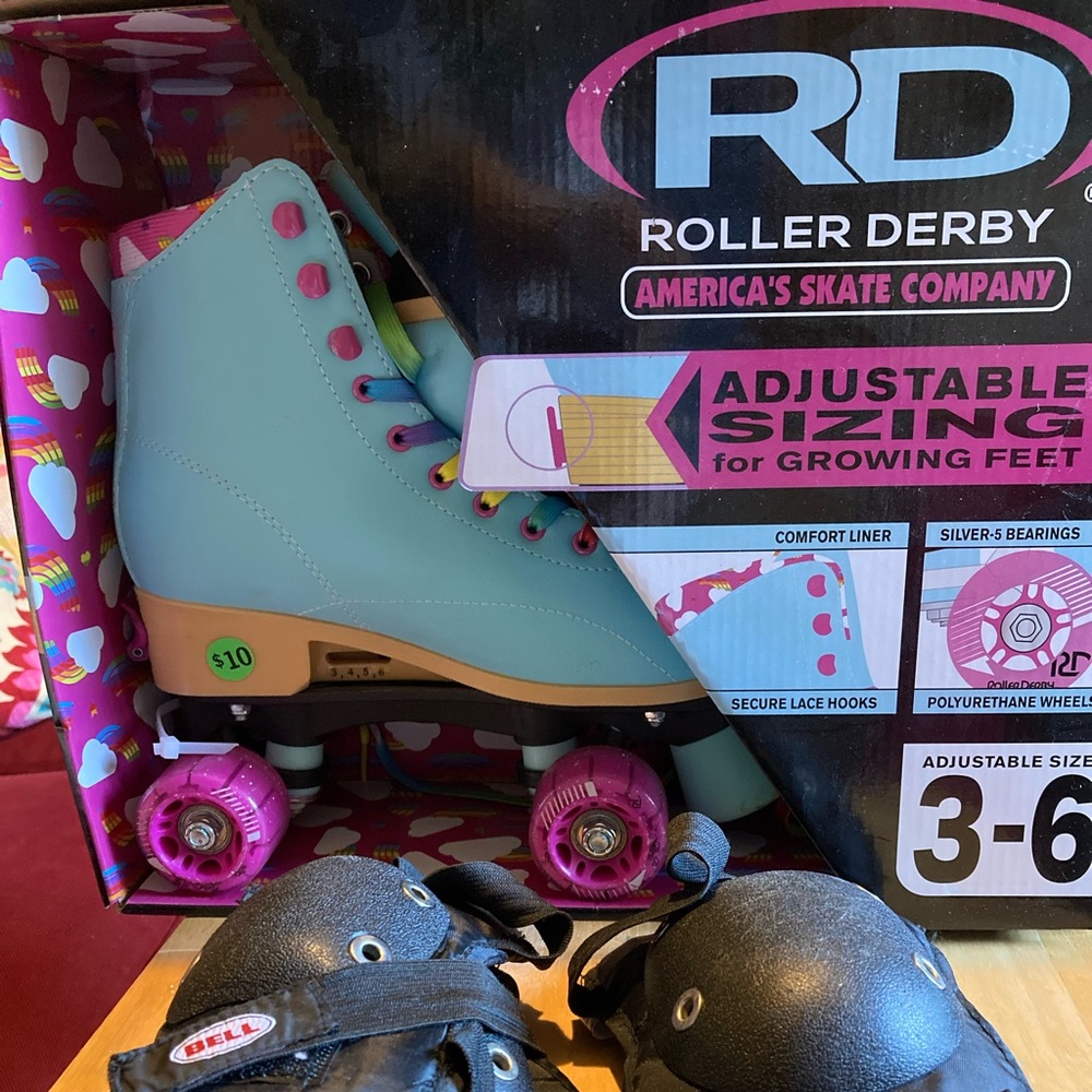 Roller Derby adjustable skates (girl)